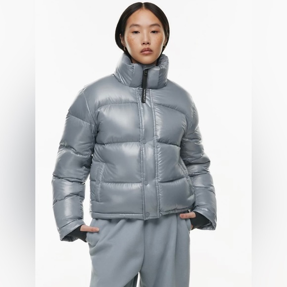 Aritzia Super Puff Shorty - Picture 12 of 15